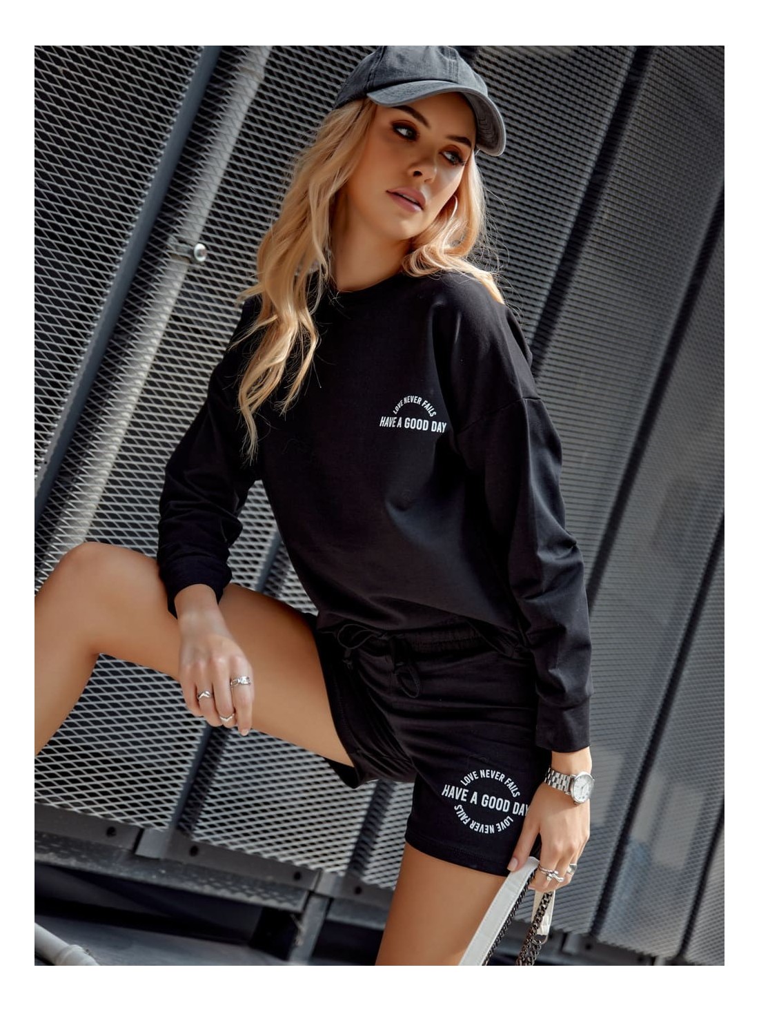 Damen-Sportset, Sweatshirt, Shorts, schwarz FI757 – Online-Shop – Boutique